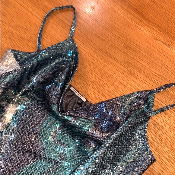Tahari ~Size M~Caicos Sequin Mermaid Tank Top - Picture 16 of 16